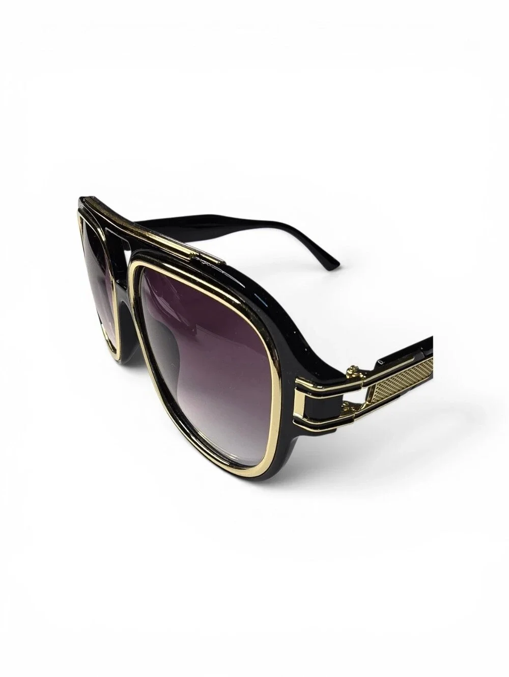 Black Aviator-Style Sunglasses with Gradient Gray Lenses